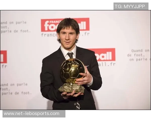 世界足球先生荣誉背后的故事与传奇球员的奋斗历程